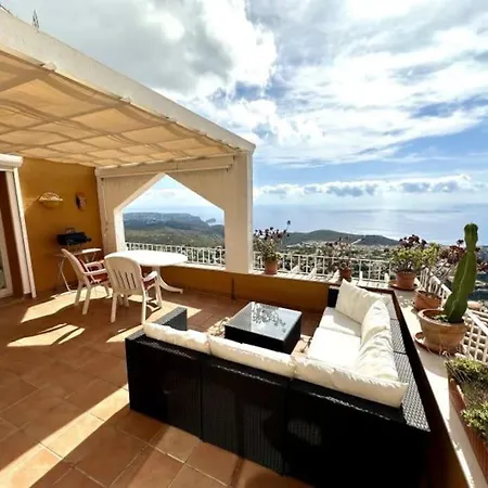 Two Bedroom With Breath-taking Views