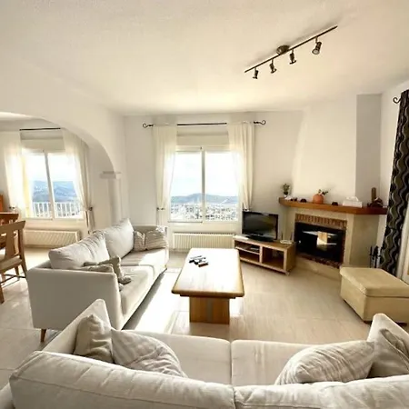 Two Bedroom With Breath-taking Views Apartment